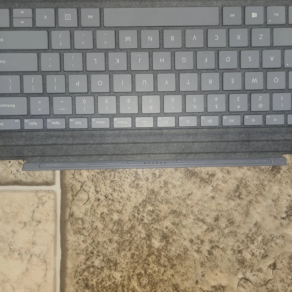 Microsoft Keyboard - Black and Gray - Picture 3 of 3